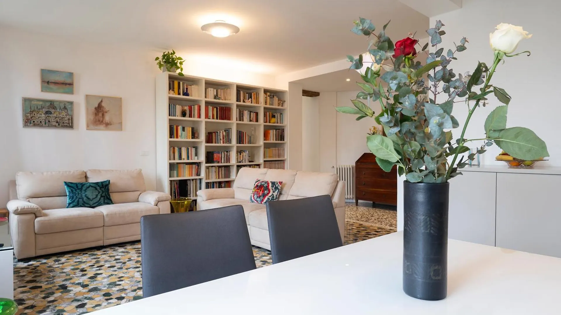 Stupendo Luxury Apartment Canal & Garden View location