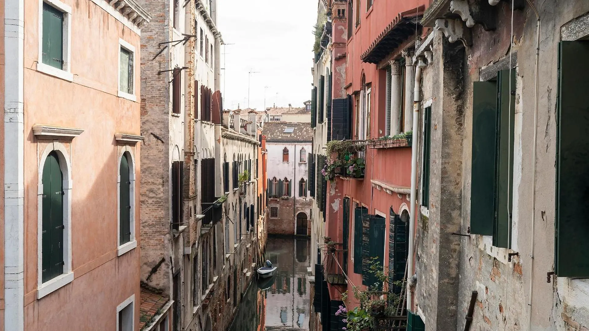 Stupendo Luxury Apartment Canal & Garden View Venice