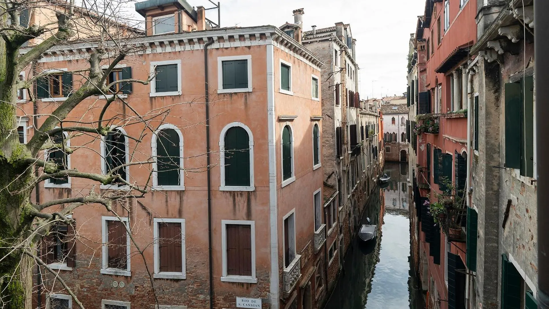 Stupendo Luxury Apartment Canal & Garden View Venice