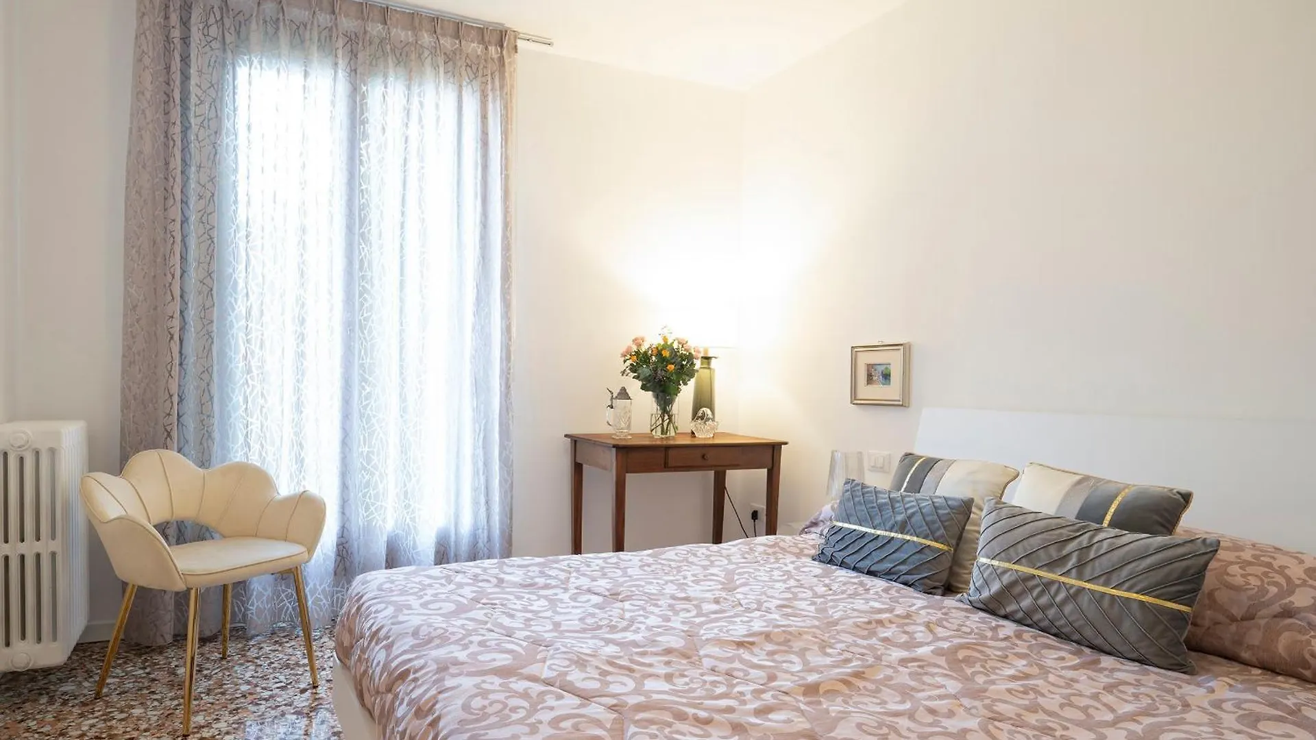 Stupendo Luxury Apartment Canal & Garden View Venice